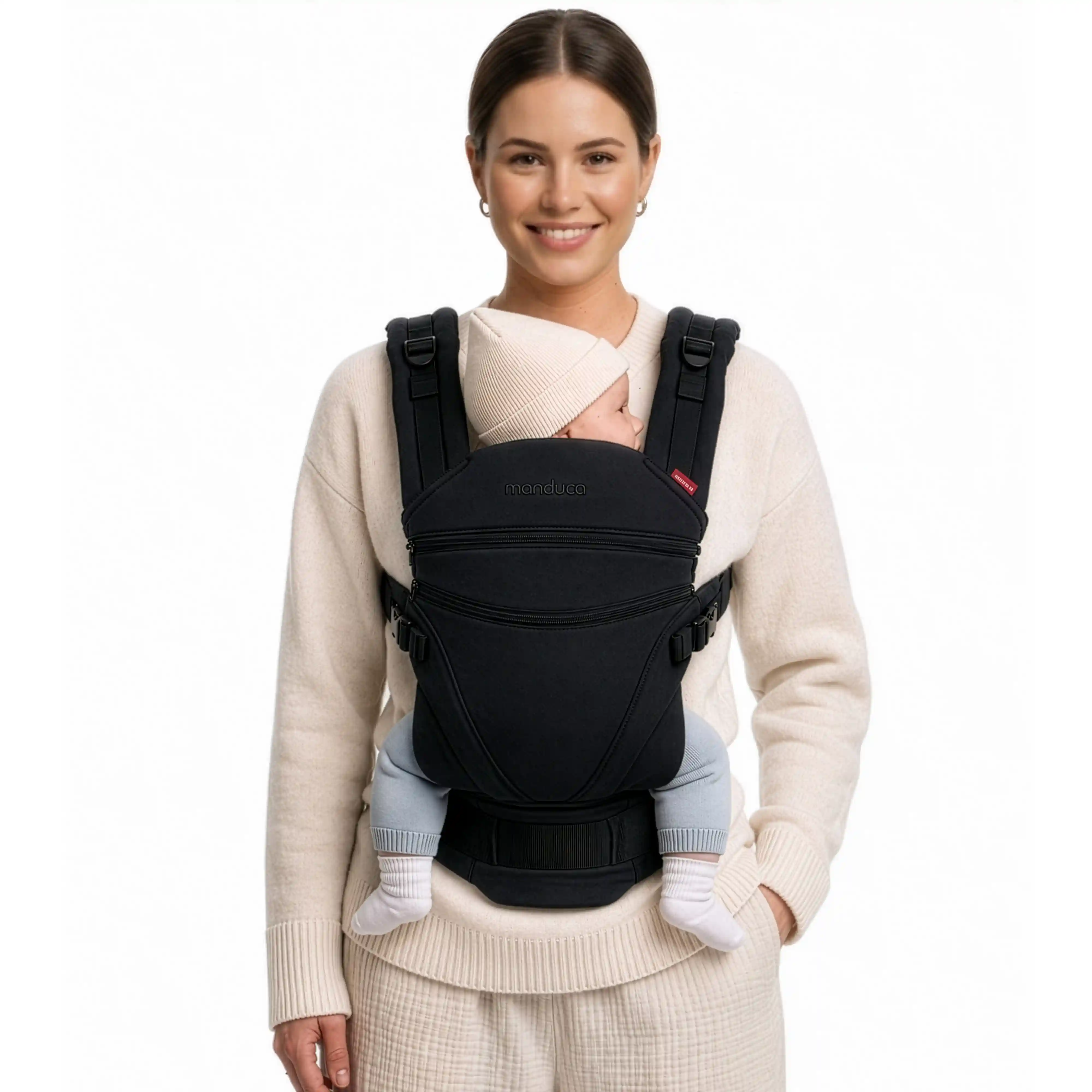 manduca XT Babytrage Monochrome Obsidian getragen mit Baby